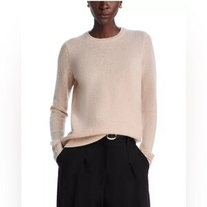 C by Bloomingdale's Cashmere
100% Cashmere Crewneck Sweater